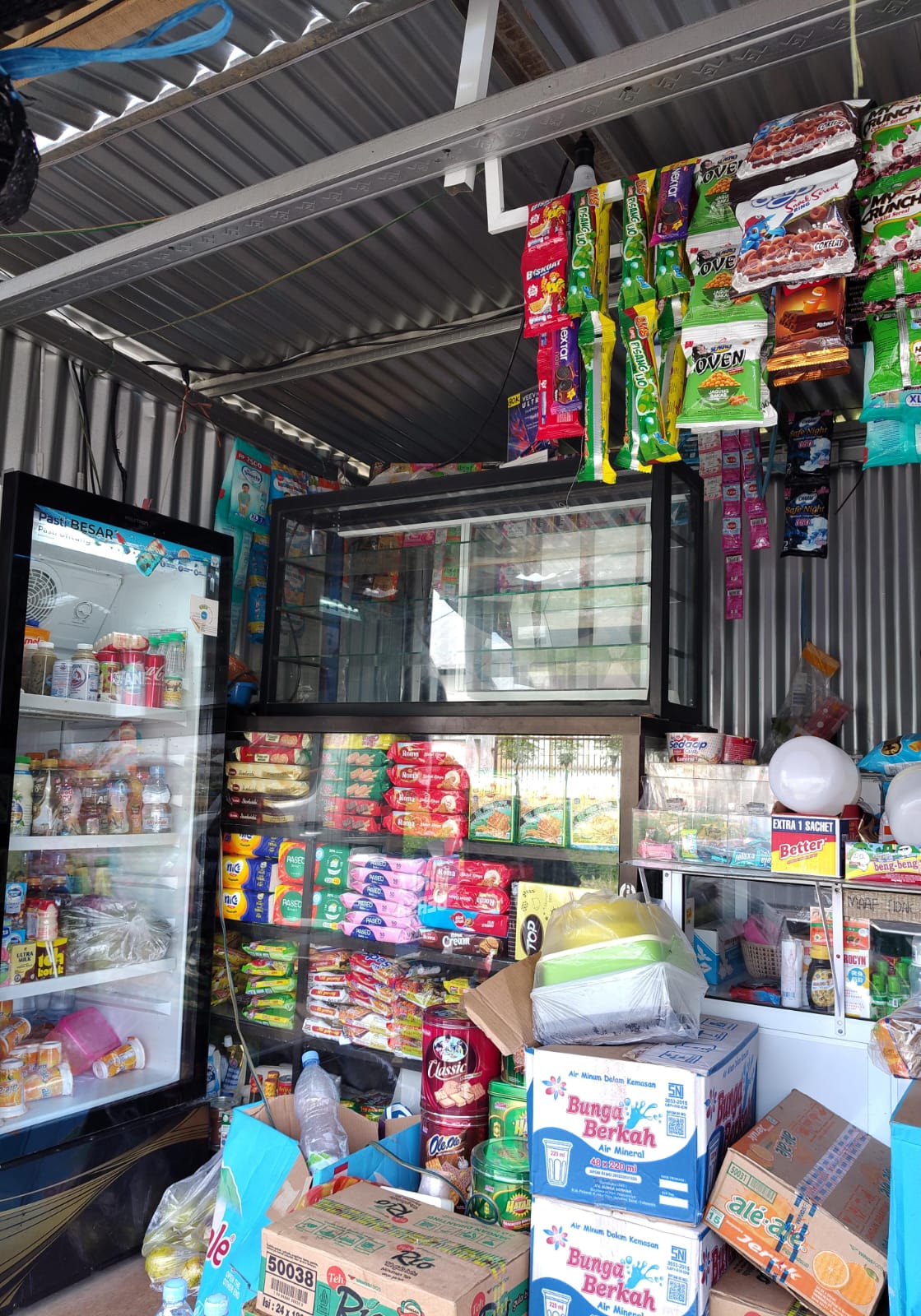 Warung Kelontong Yang Berada Depan RSUD Wonomulyo Dibobol Maling, Pemilik Merugi Hingga 5 Juta Rupiah